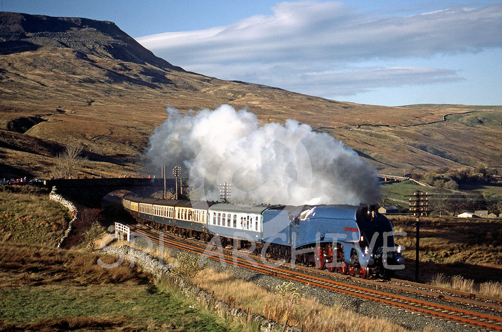 4498 'Sir Nigel Gresley' at Aisgill southbound with the CME 27th October 1984 Geoffrey Edwards/SRL No 483 