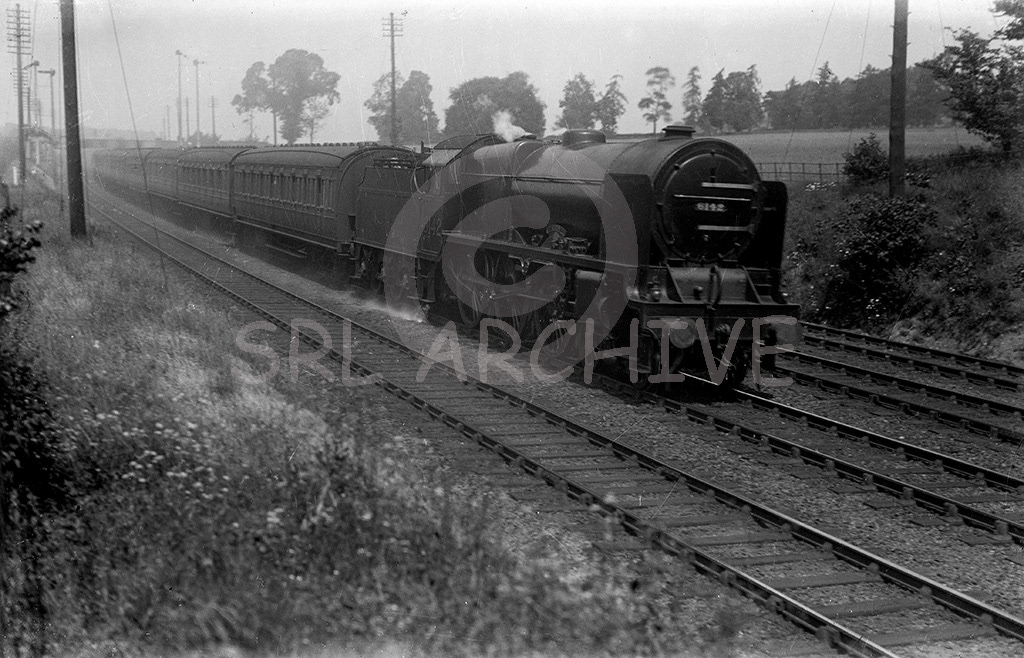 Stanier LMS Royal Scot Class 4-6-0 No 6142 'The York & lancaster Regiment' at Berkhampstead in 1933 SRL No 220 