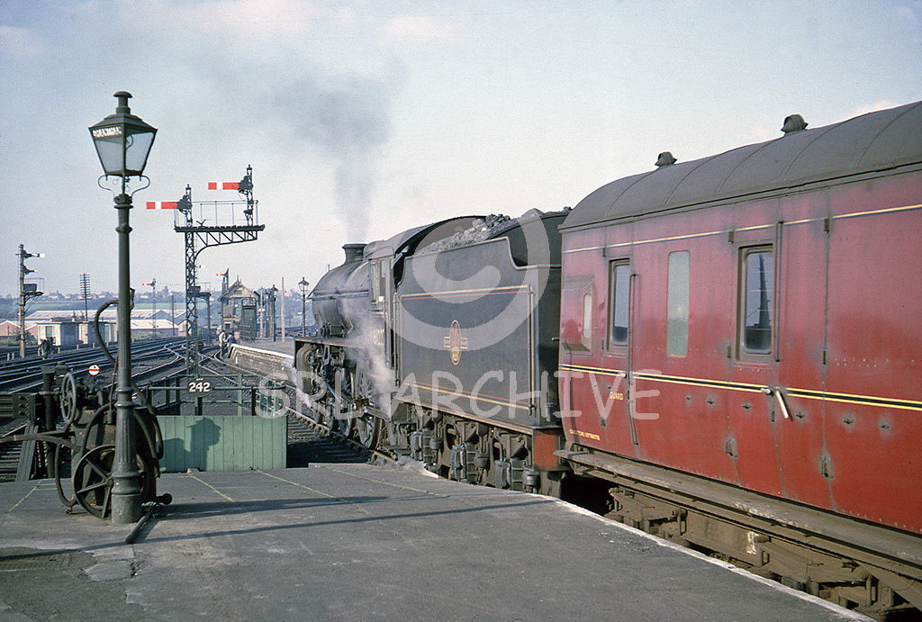 61227 waits to depart from Grantham station with a Nottingham bound service 21st October 1962 Alan John Clarke/SRL No 810 