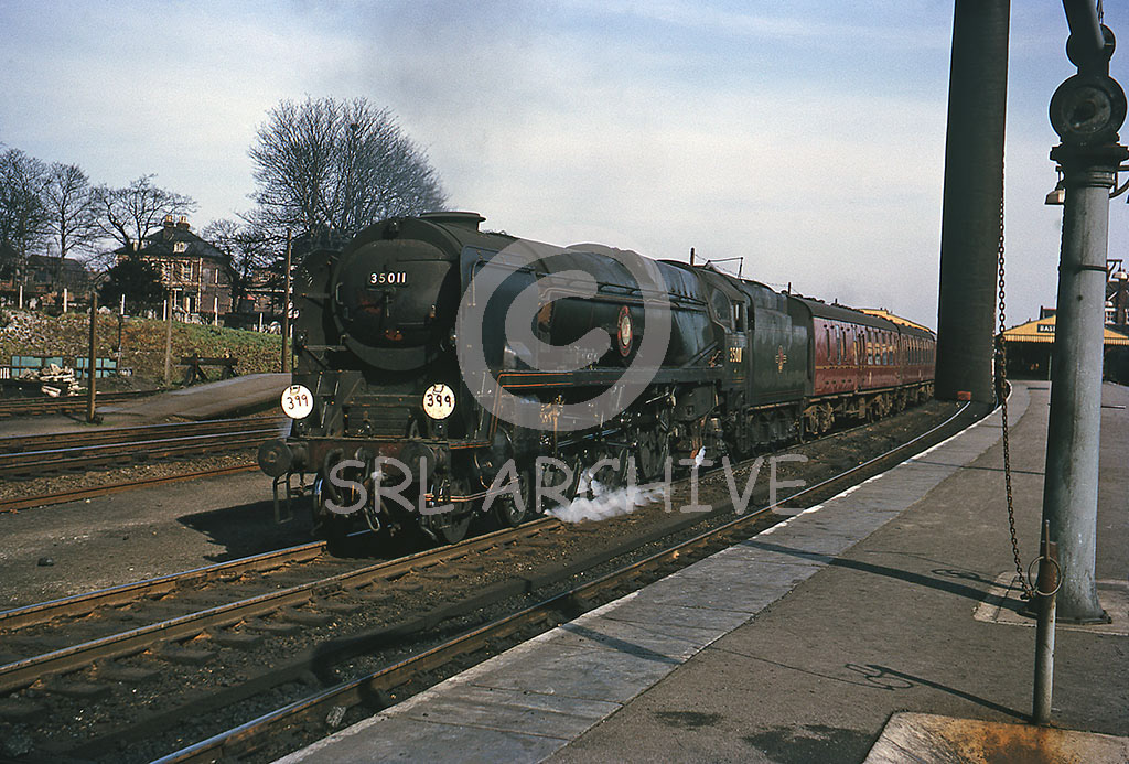 35011 'General Steam Navigation' on the afternoon southbound Pines Express at Basingstoke in March 1965 SRL No 824 