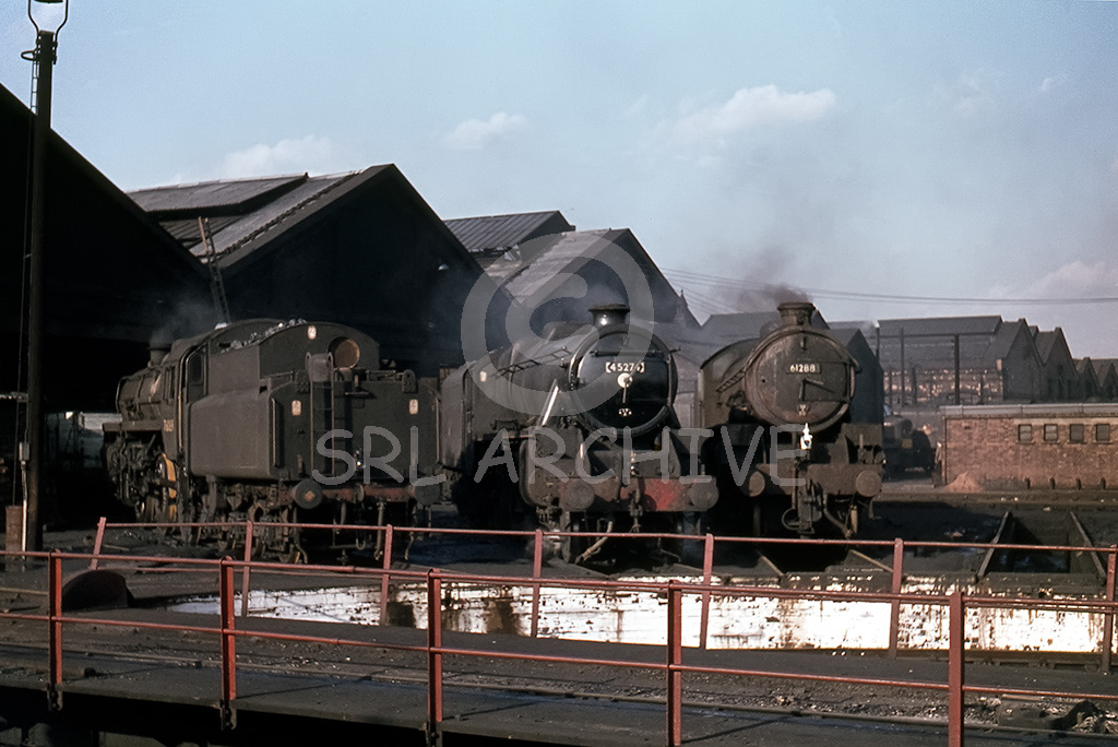 45274 along side Standard class 4 No 75024 - B1 class No 61288 at Darby MPD 17A 30th September 1962 SRL No 745 