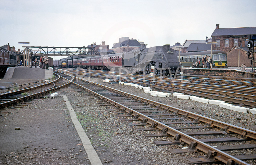 60025 'Falcon' at Doncaster with the up White Rose to London Kings Cross 15th June 1963 Alan John Clarke/SRL No 674 