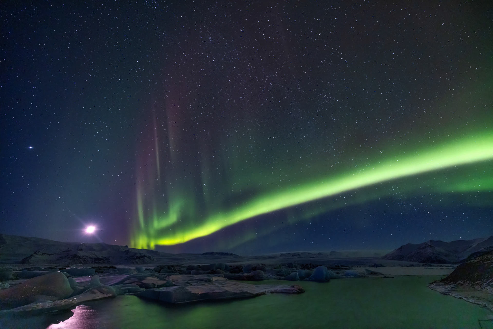 Aurora over Jokulsarlon Lagoon