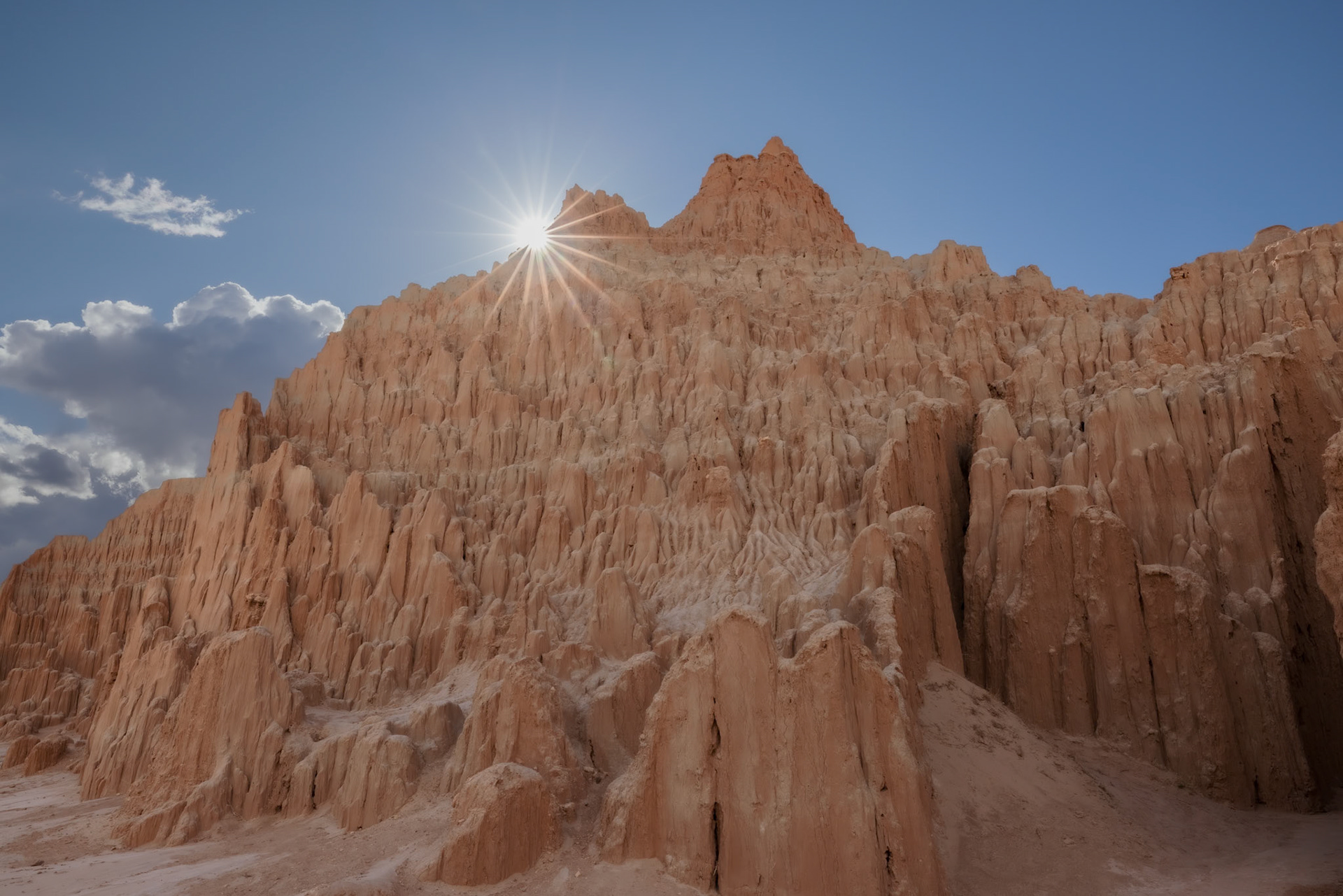 Cathedral Gorge Sunstar