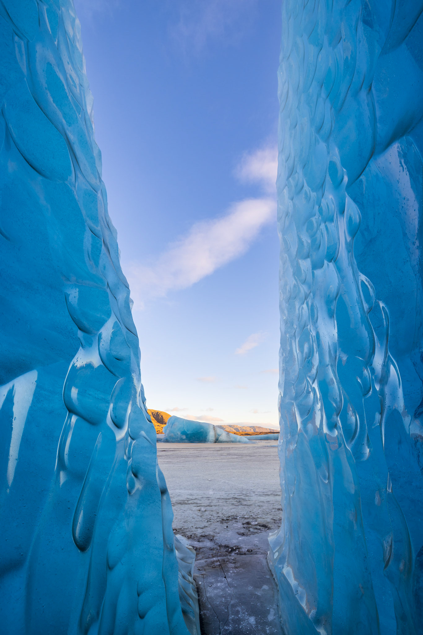 Between the Iceberg Walls