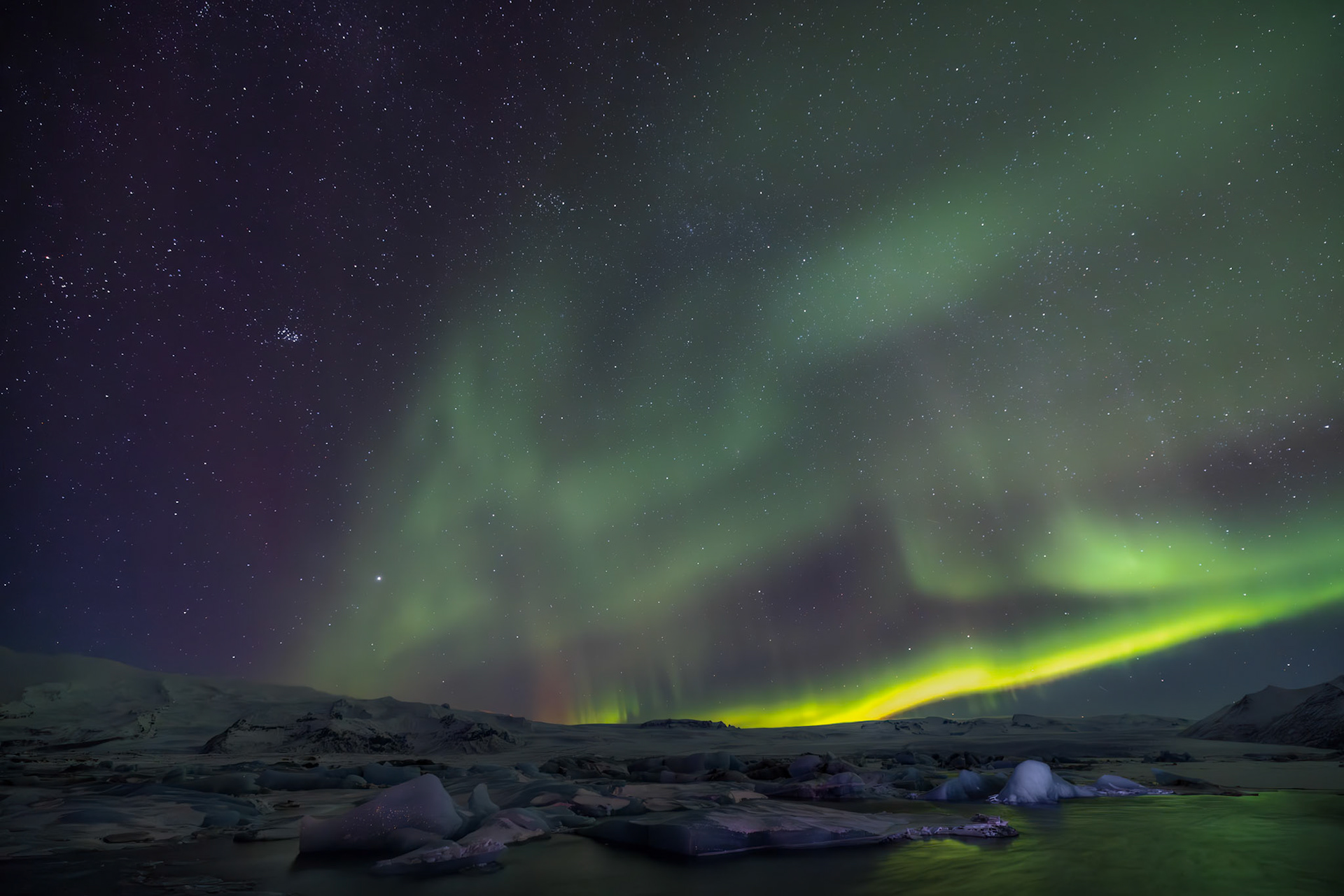 Aurora over Jokulsarlon Lagoon
