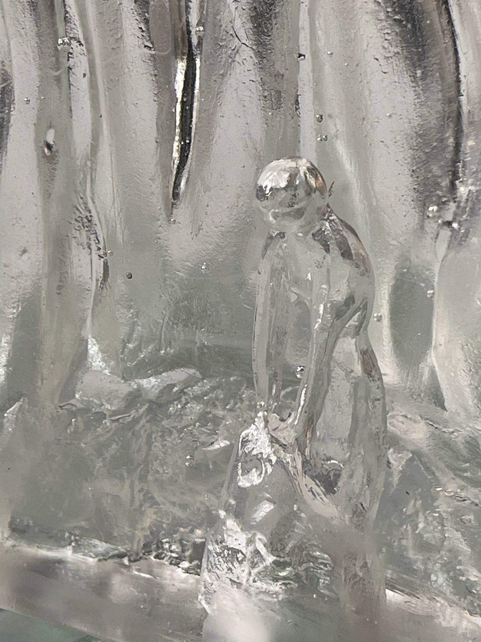 Detail "Leaning In"