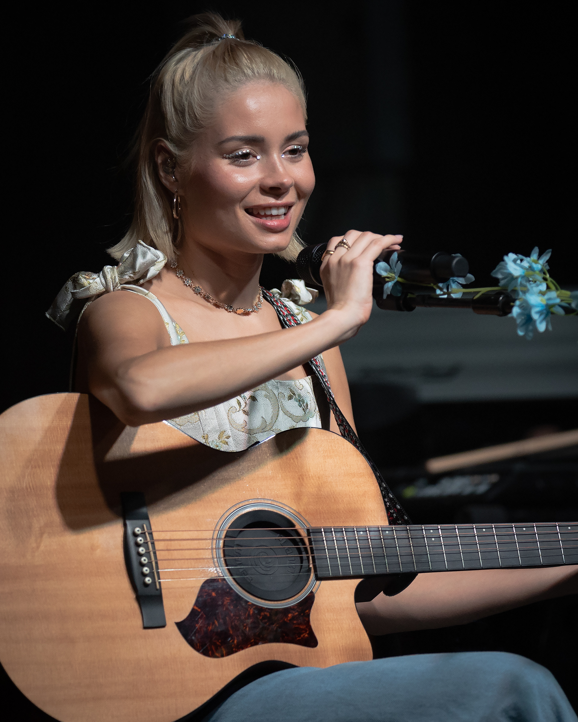 Nina Nesbitt