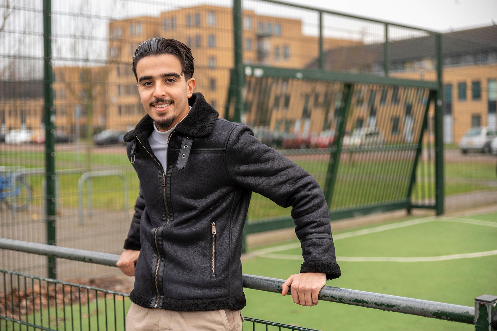 Brabantpark een probleemwijk? Hicham (20) vindt van niet: ‘Het is ideaal om hier op te groeien’