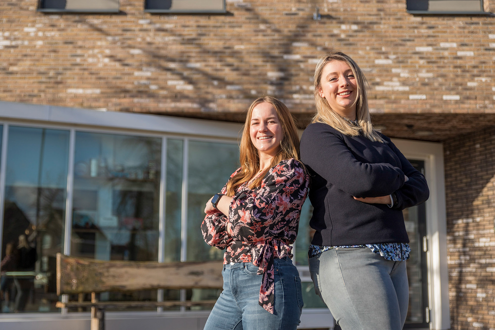 Jong, vrouw en allebei lijsttrekker: Lieke (23) en Rachel (24) gaan vol voor de Zundertse politiek