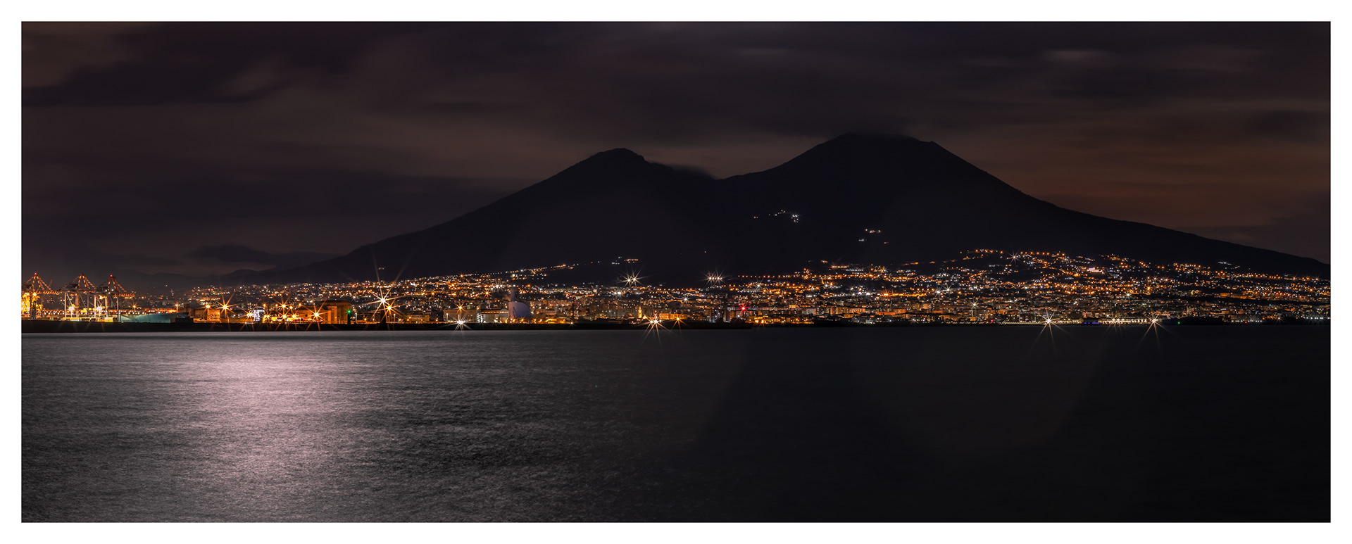 Vesuvio in moon light