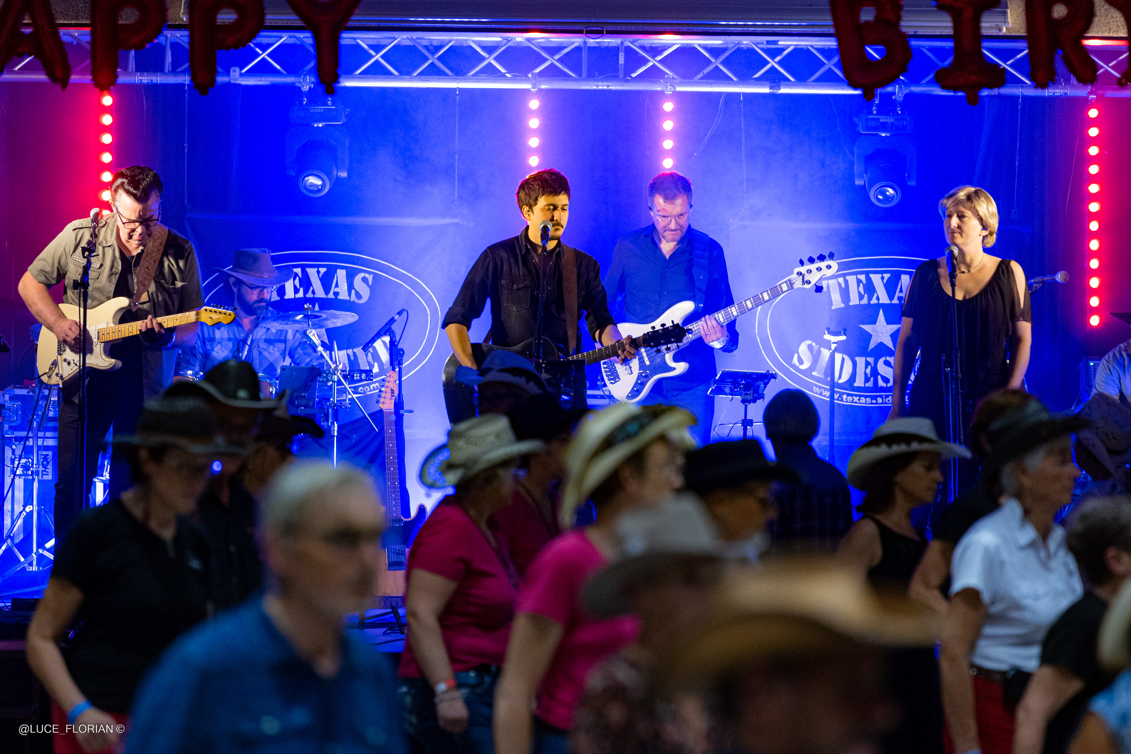Concert Texas Sidestep - Maine Country