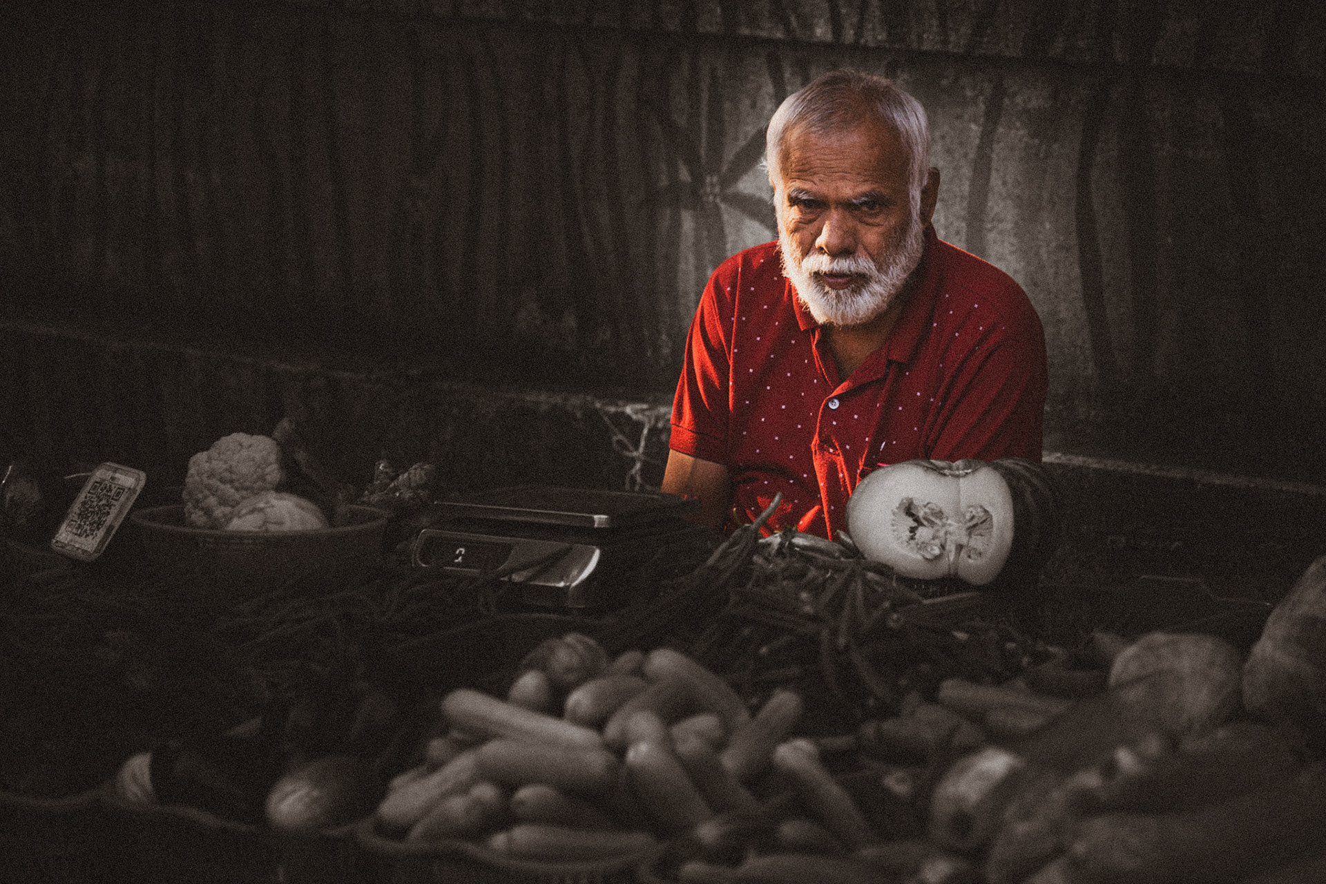 Vegetable vendor in Thane market