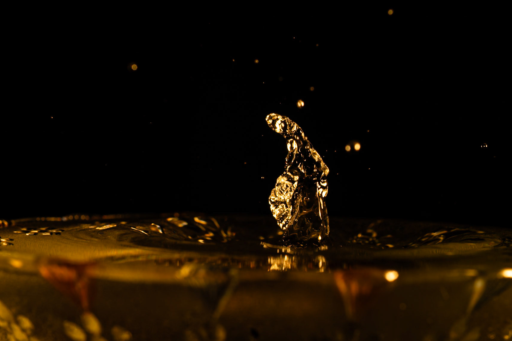 Water drops splashing