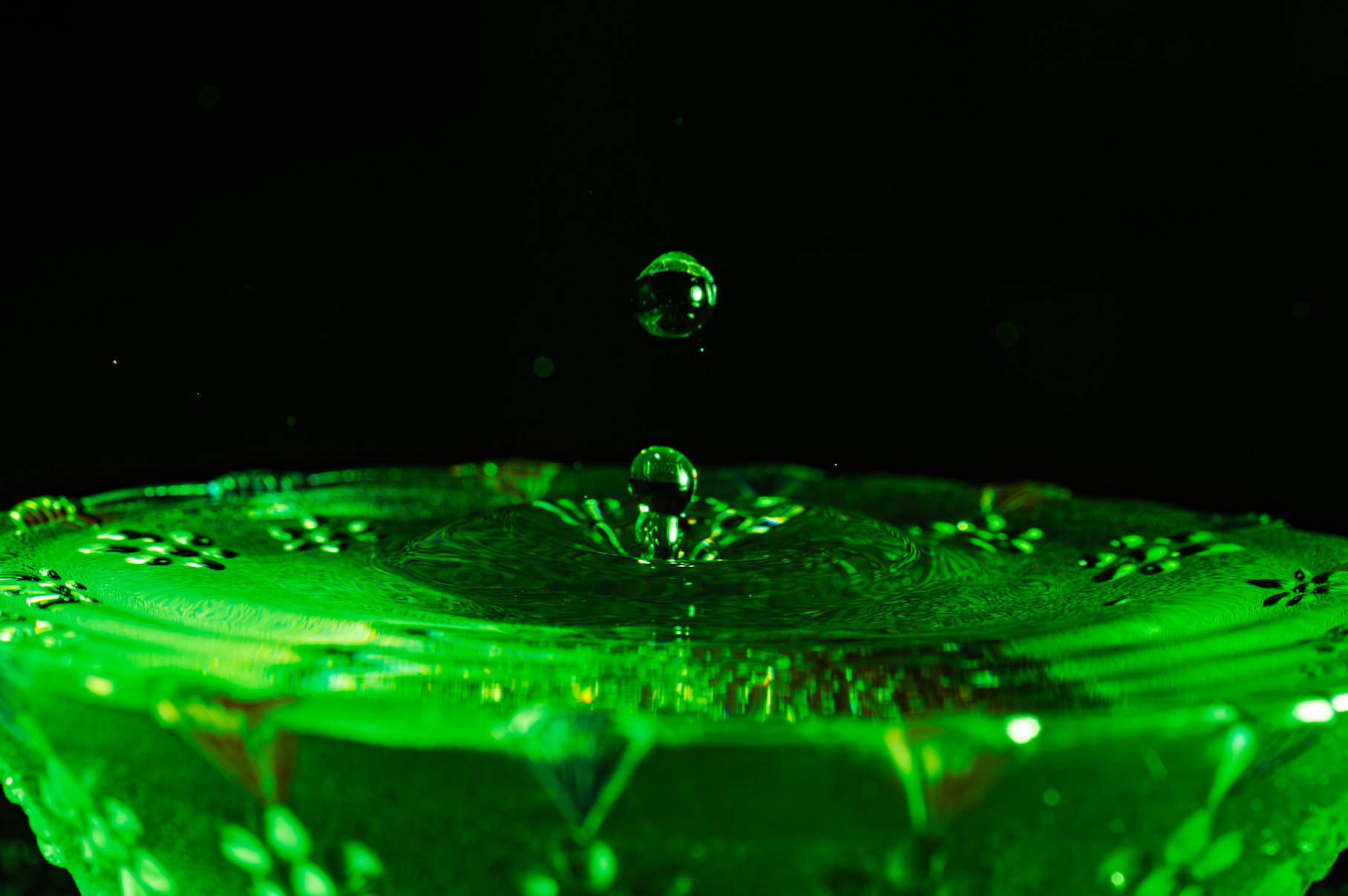Water drops splashing
