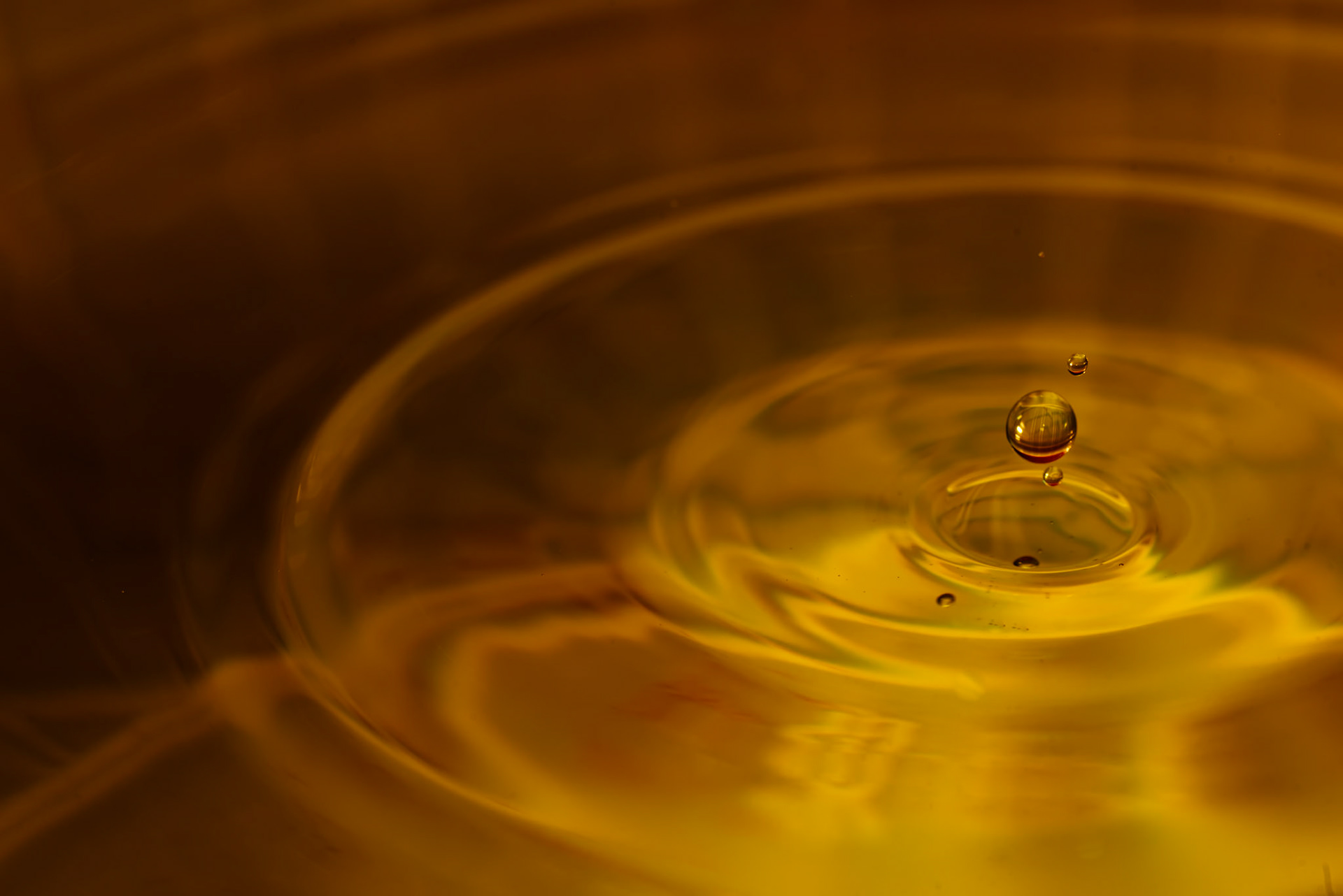 Water drops splashing