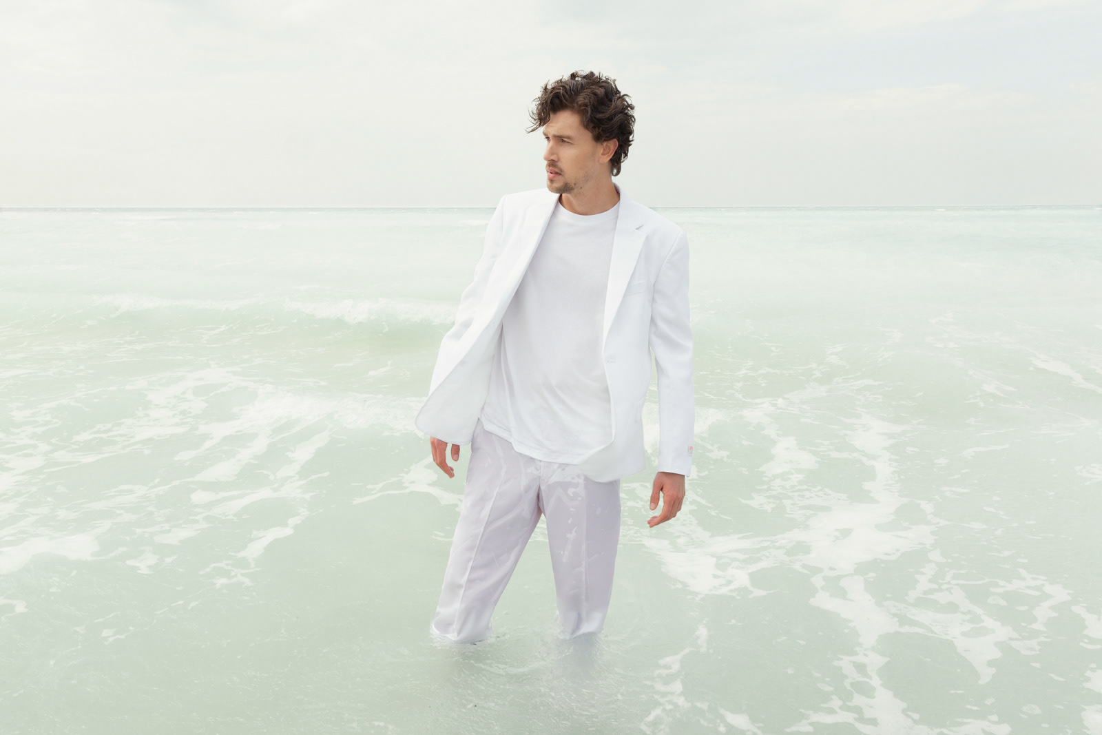 Last man on heart progetto editoriale dal sapore surrealista pubblicato su Cabinet de l'art ottobre 2022