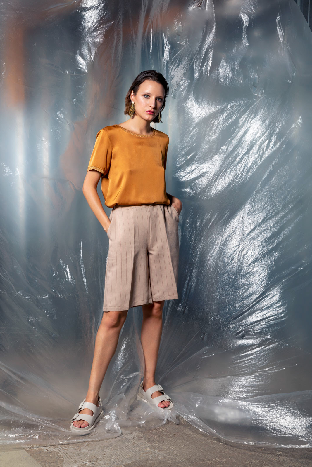 look book industrial be limousine spring summer. Immagine coordinata con scatti ADV