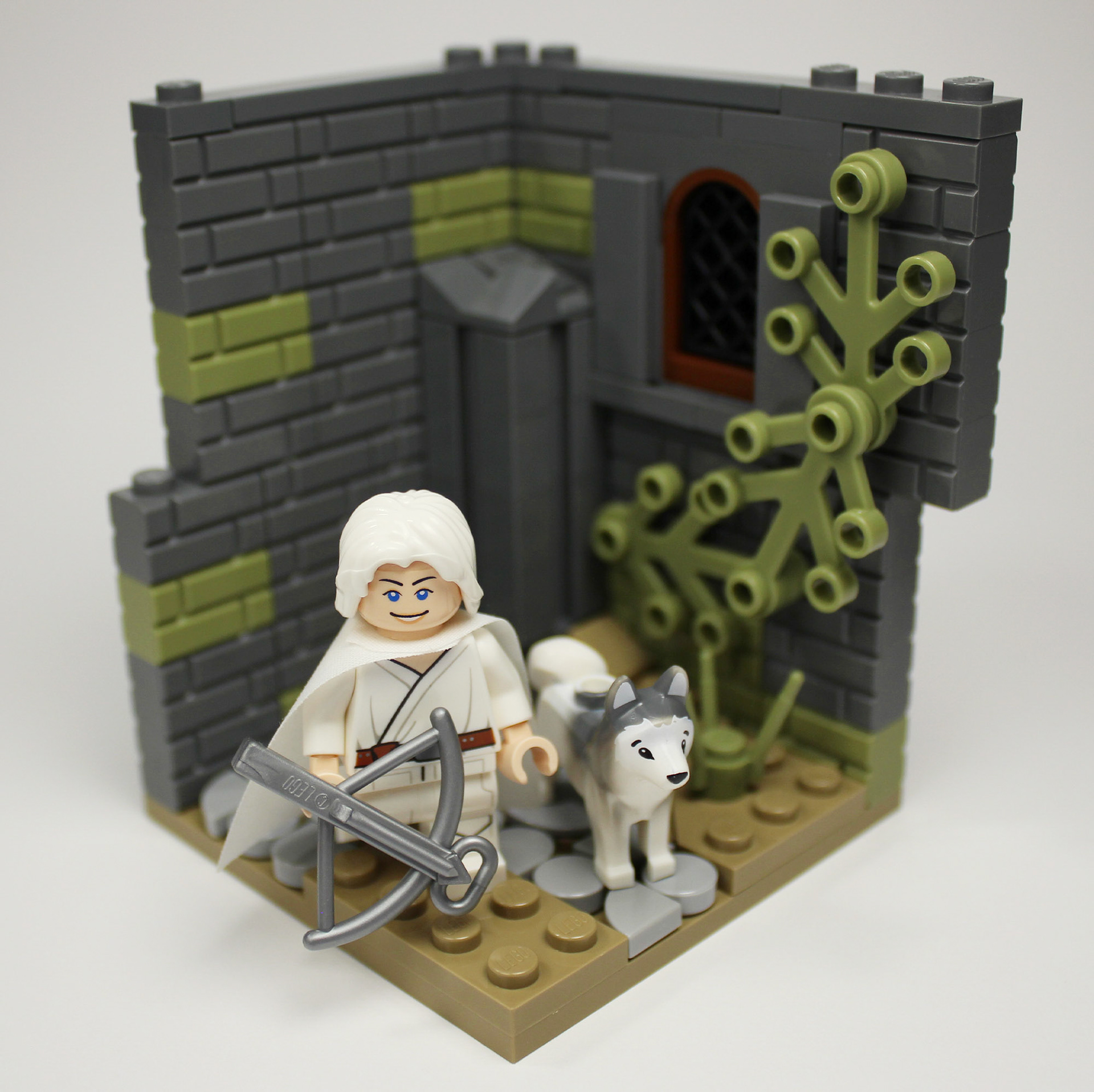 Ainé and Gemini exploring the decaying Cragmaw Castle.