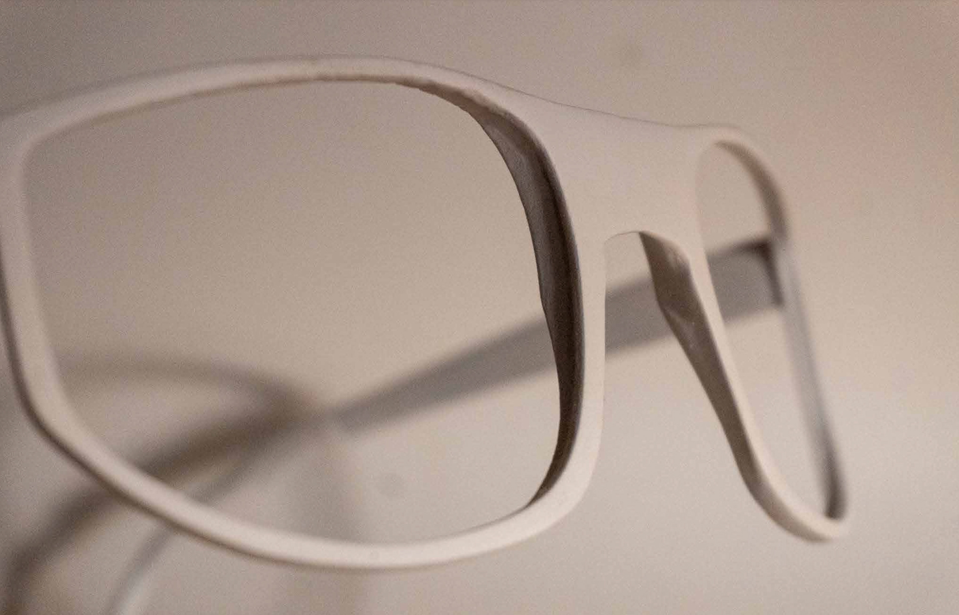 Safety glasses to fit broken nose
