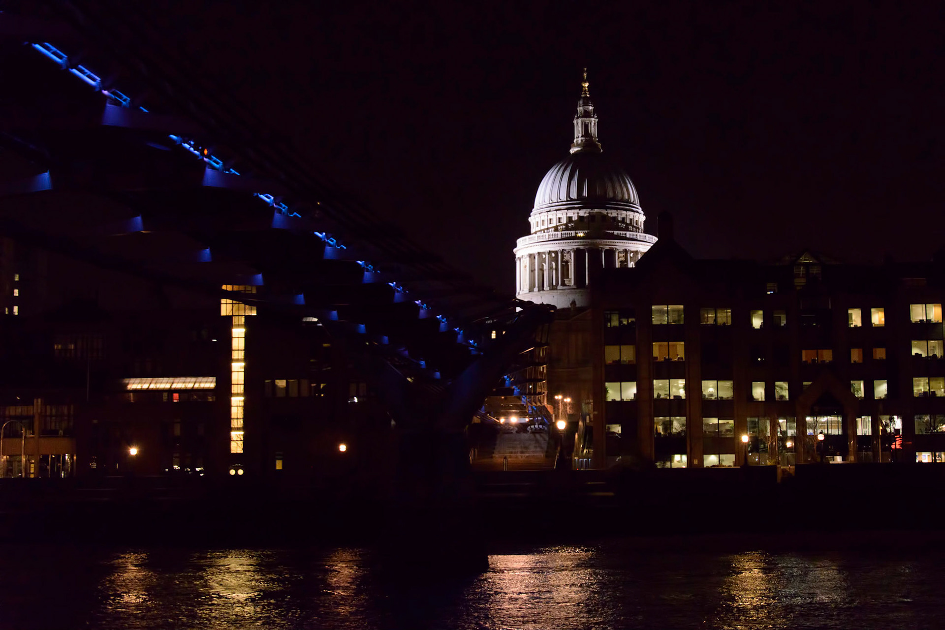 Millenium Bridge and Saint Pauls