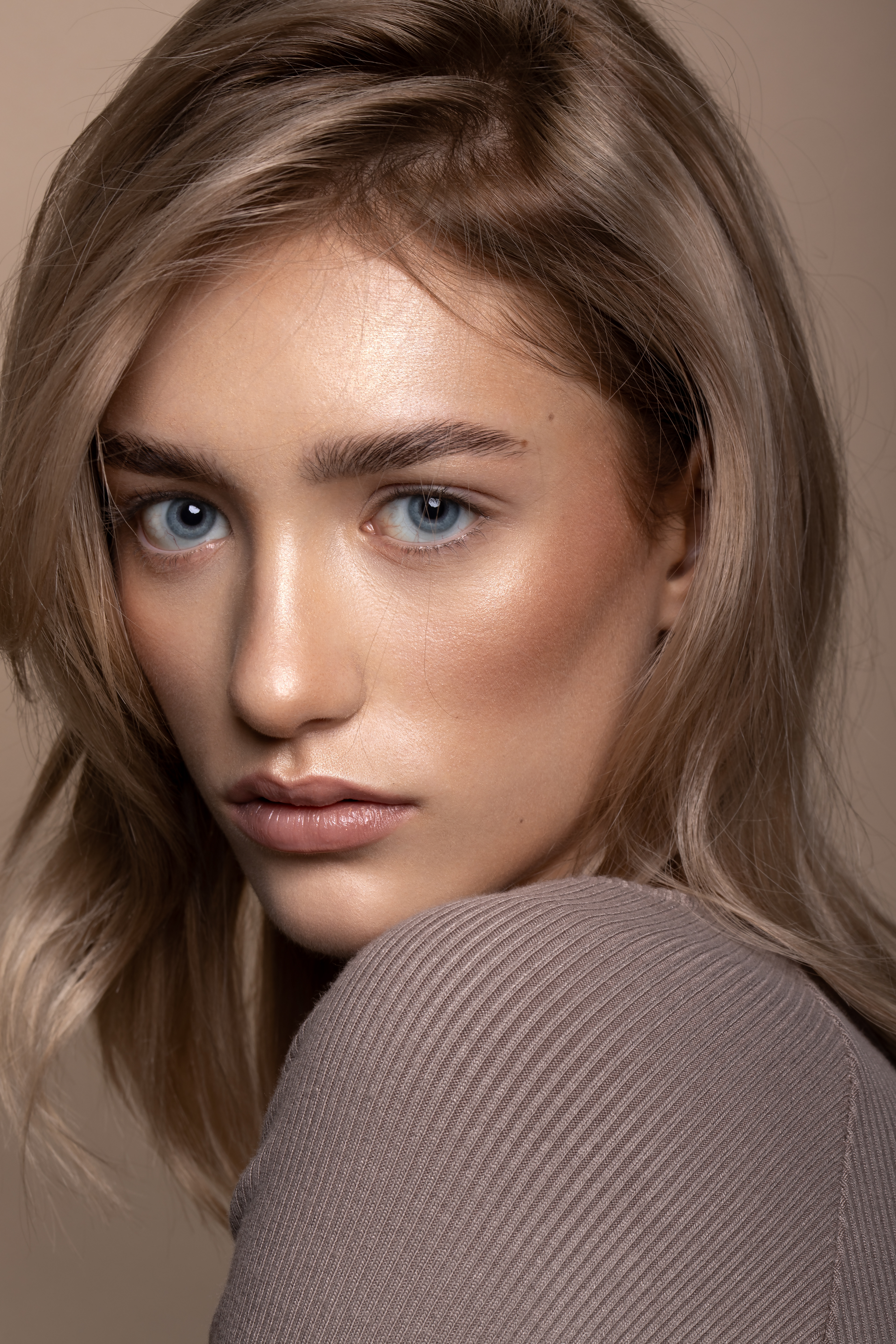 Model: Marynika Kletkiewicz (agency: GAGA Models), MUA: Aleksandra Sulinowska, Style: Magdalena Helak