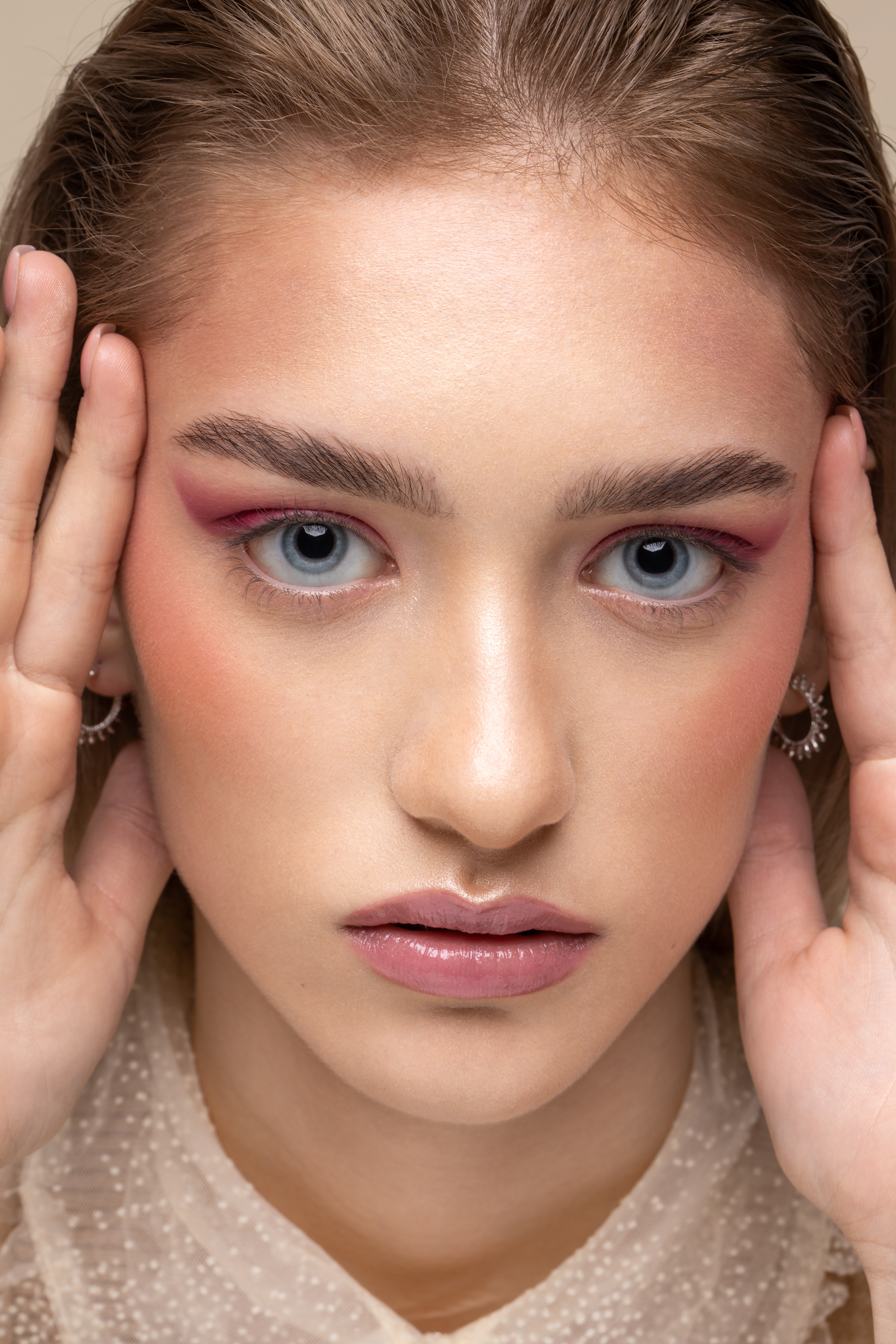 Model: Marynika Kletkiewicz (agency: GAGA Models), MUA: Aleksandra Sulinowska, Style: Magdalena Helak