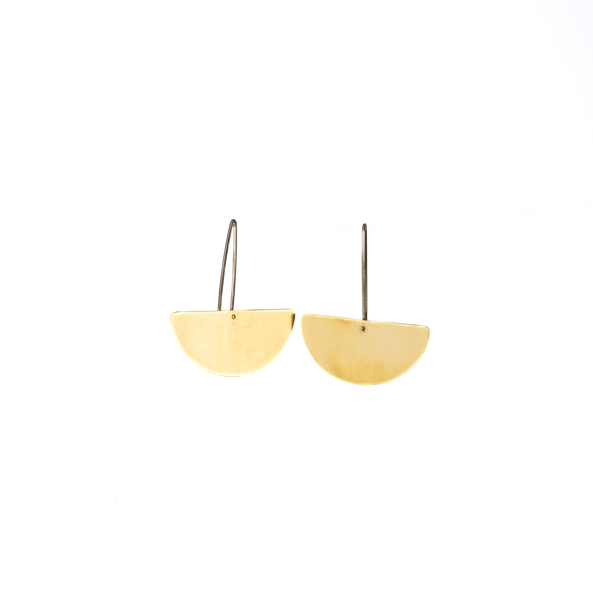 Aros Medialuna. Bronce. Pieza única. $25.000
