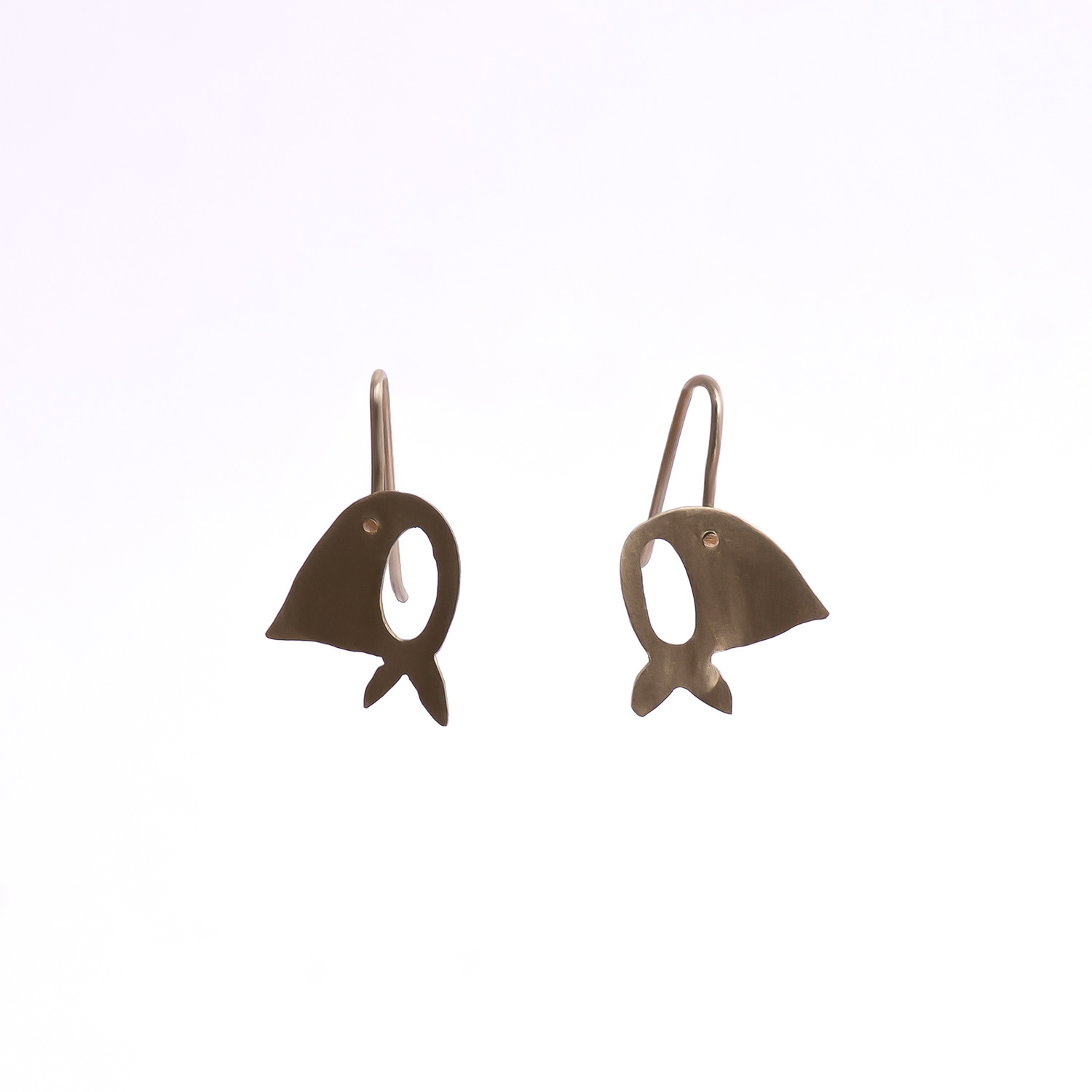 Aros Madres de la plaza. Alpaca. Pieza única. $15.000