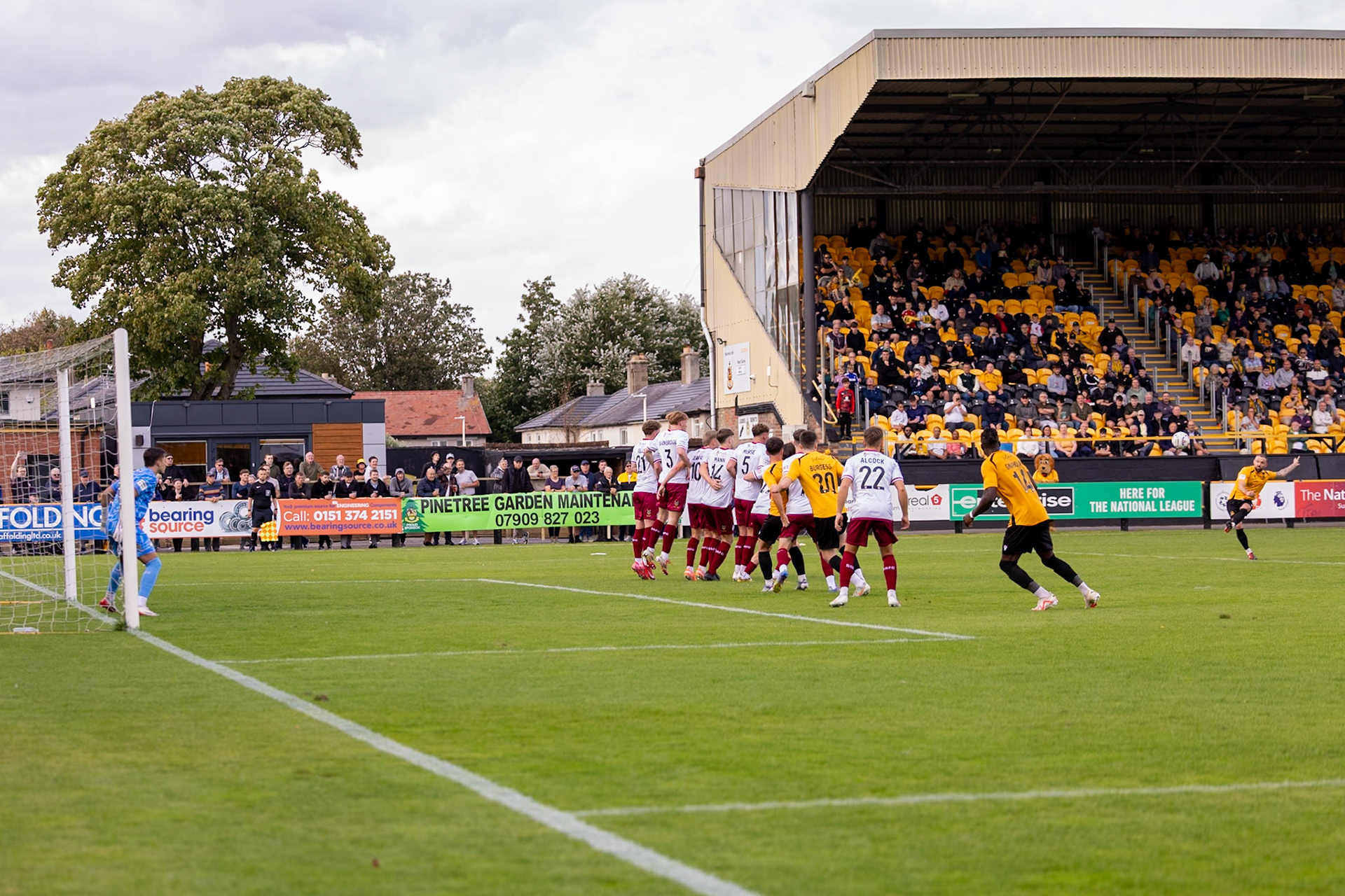 Southport, ENGLAND - during the Enterprise National League North match between Southport and South Shields at Southport.Canon Canon EOS R3 1000 1/3200 2.8 (Pic by John Middleton)