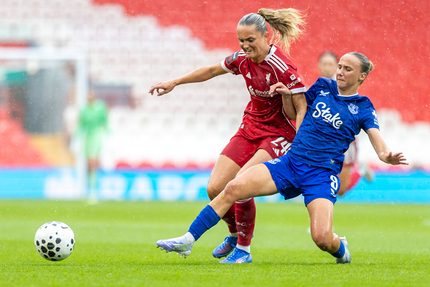 Liverpool Women vs Everton Women07/09/2025Canon Canon EOS R6m2 3001/2000 2.8 1000