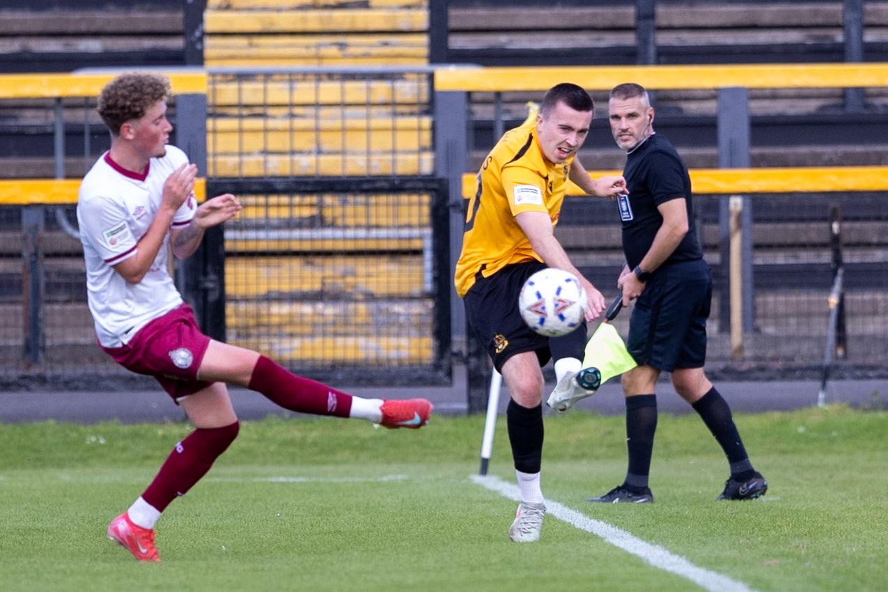 Southport, ENGLAND - during the Enterprise National League North match between Southport and South Shields at Southport.Canon Canon EOS R6m2 1000 1/3200 2.8 (Pic by John Middleton)