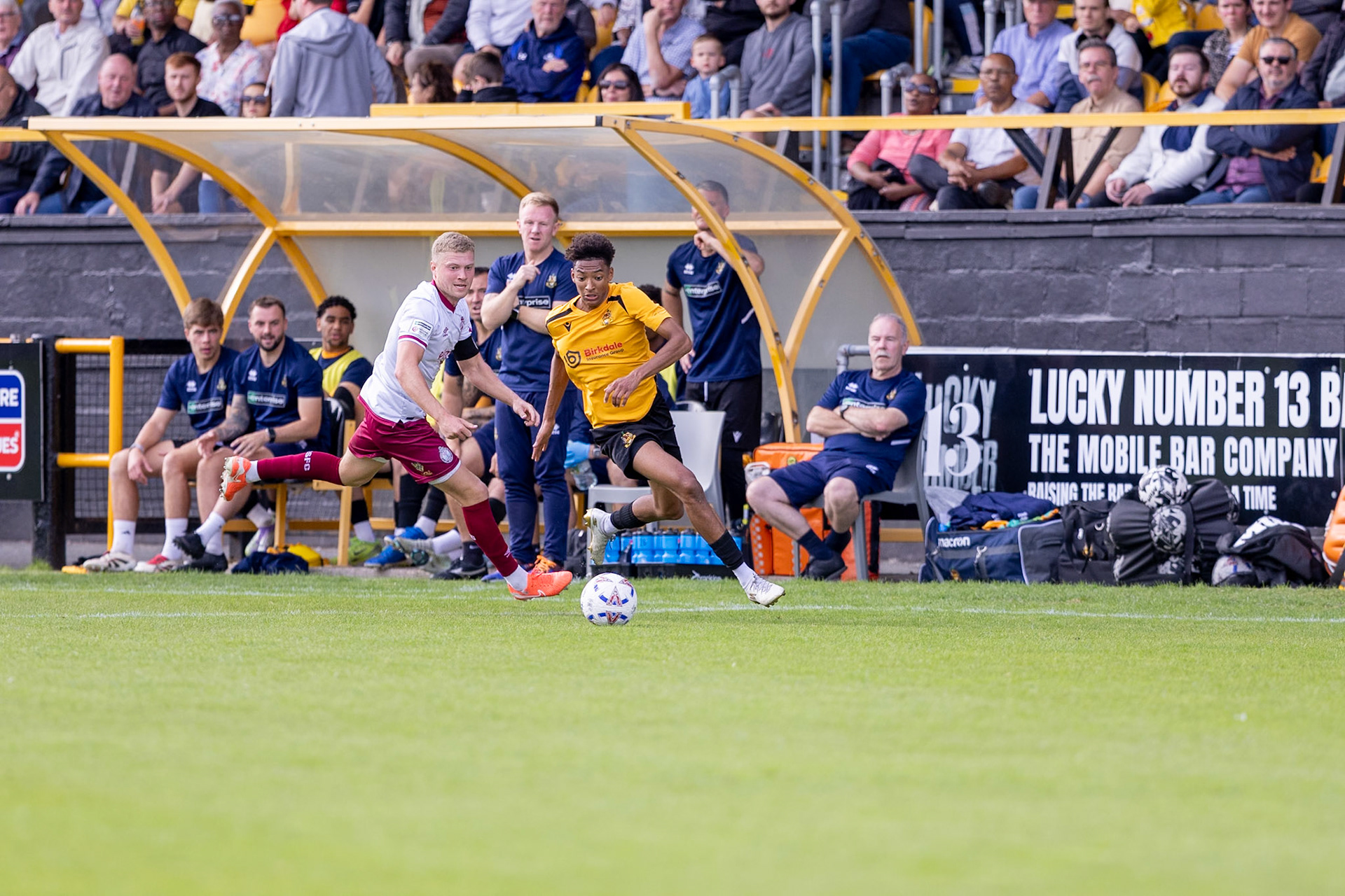 Southport, ENGLAND - during the Enterprise National League North match between Southport and South Shields at Southport.Canon Canon EOS R6m2 320 1/2500 2.8 (Pic by John Middleton)