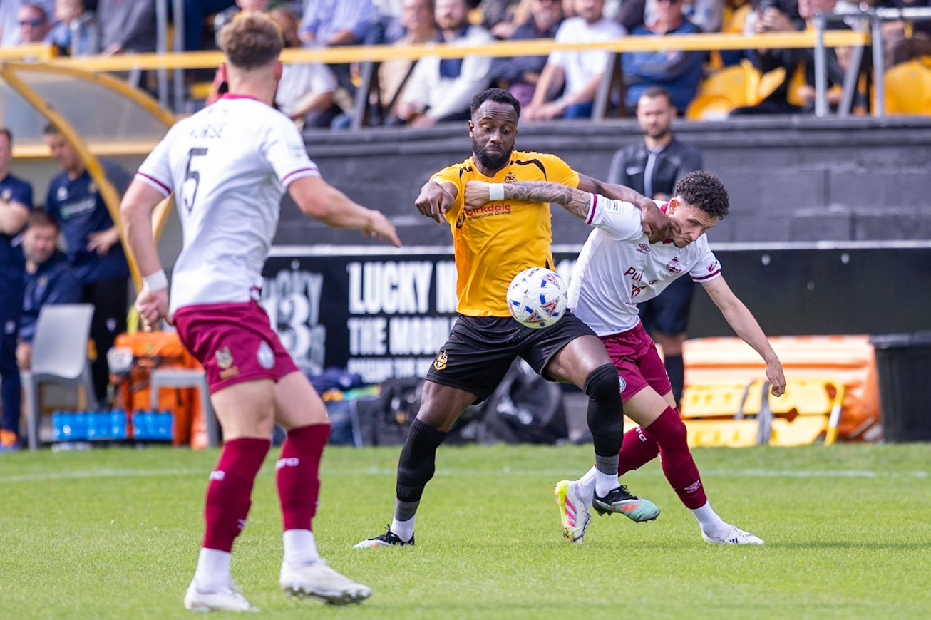 Southport, ENGLAND -   during the Enterprise National League North match between Southport and South Shields at Southport.  Canon Canon EOS R6m2 640 1/5000 2.8   (Pic by John Middleton)