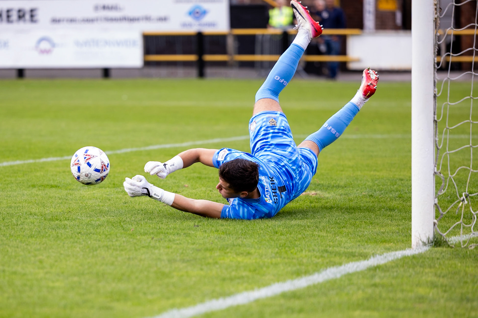 Southport, ENGLAND - during the Enterprise National League North match between Southport and South Shields at Southport.Canon Canon EOS R3 1000 1/2500 2.8 (Pic by John Middleton)
