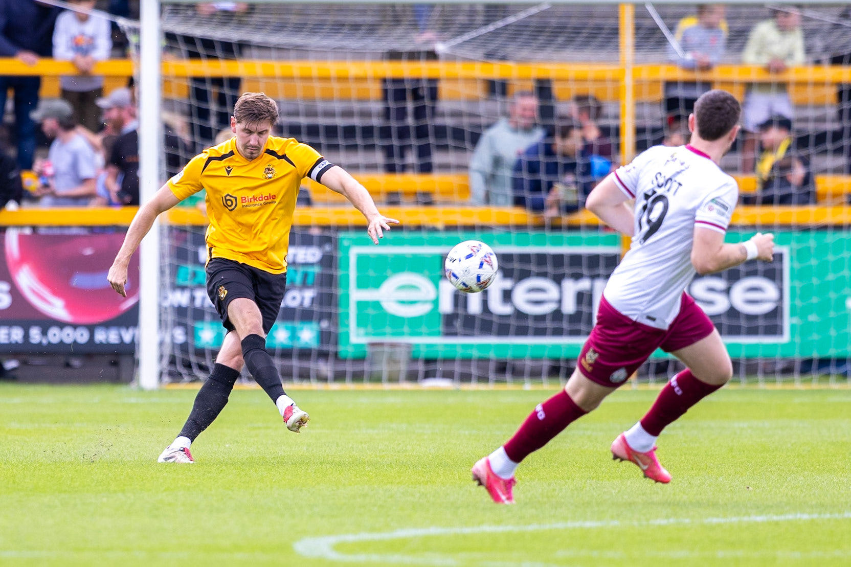 Southport, ENGLAND - during the Enterprise National League North match between Southport and South Shields at Southport.Canon Canon EOS R6m2 640 1/4000 2.8 (Pic by John Middleton)