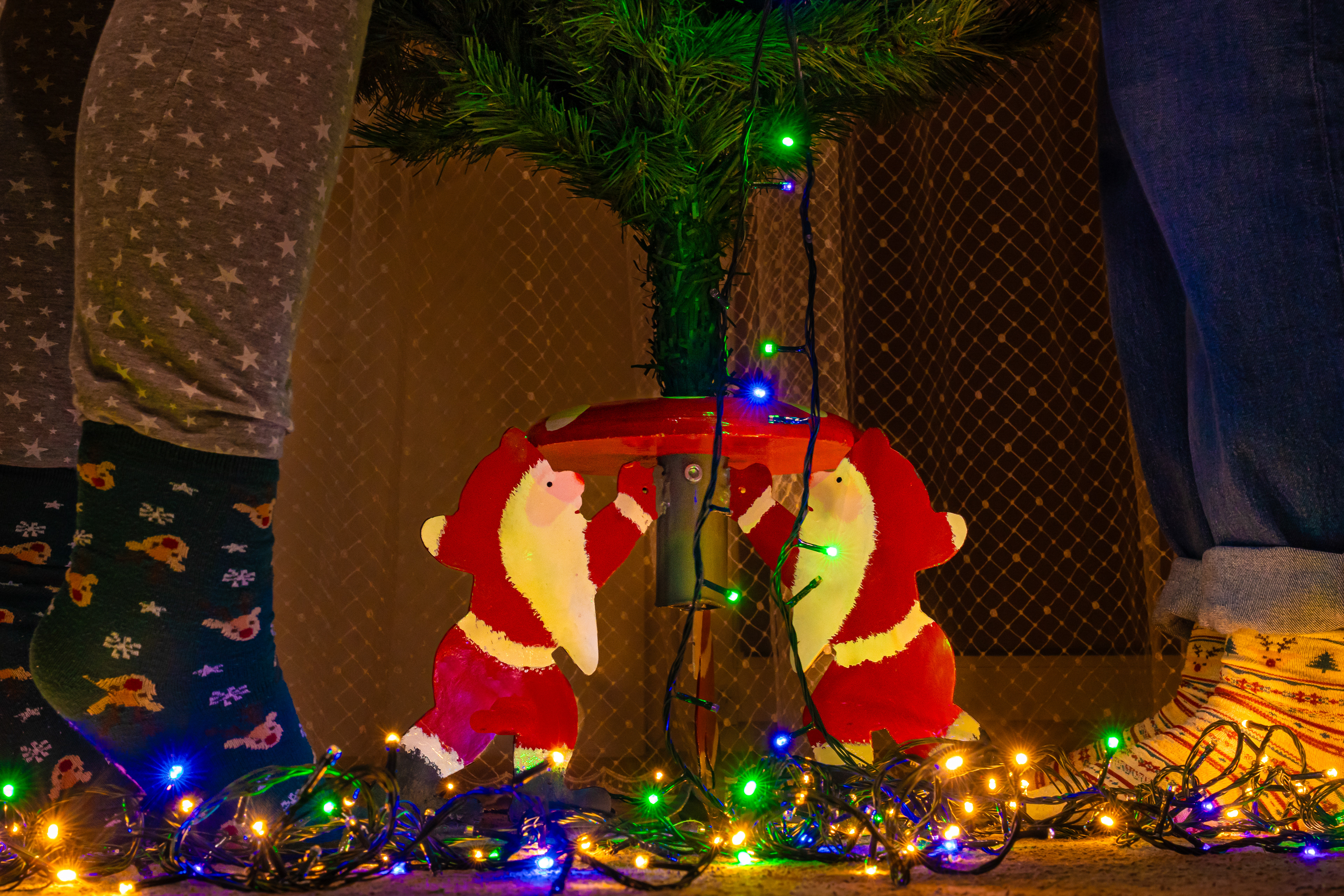 Gdy moja mama była mała - dziadek wykonał z blachy i drewna stojak na choinkę. Mój tata też nam zrobił. Był u nas od zawsze. Bardzo ciężki, solidny. Mam go do dziś.