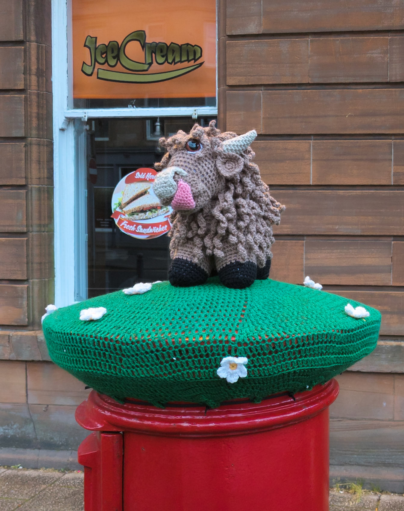 Postbox topper, Oban, 2024