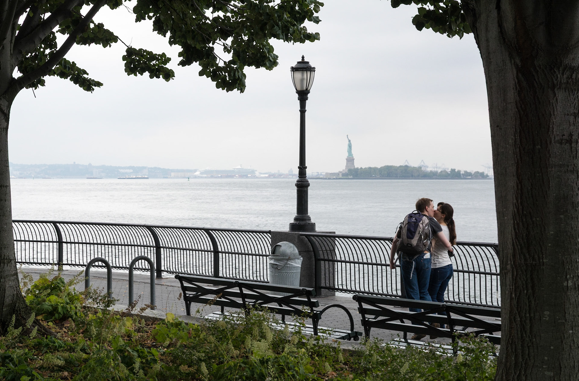 Couple kissing, New York, 2015