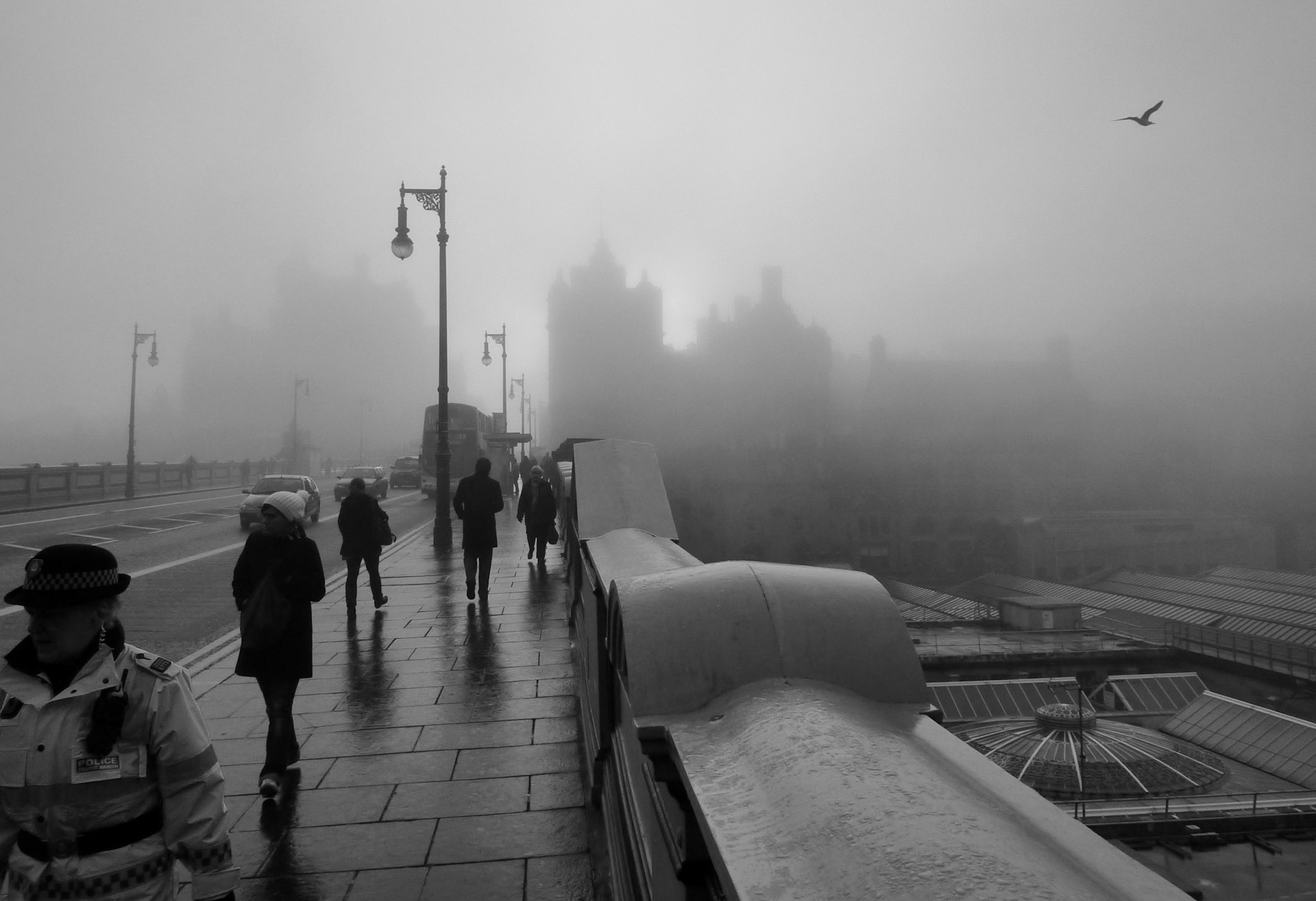 Foggy day, North Bridge, Edinburgh, 2009