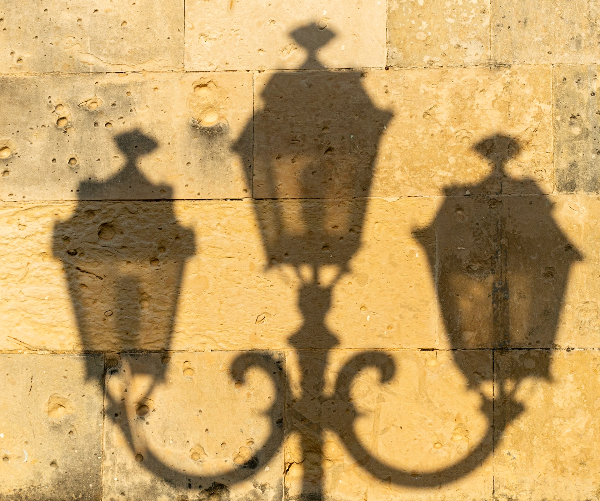 Lamp standard, shadows Palace of St. Michael and St. George, Corfu, 2019