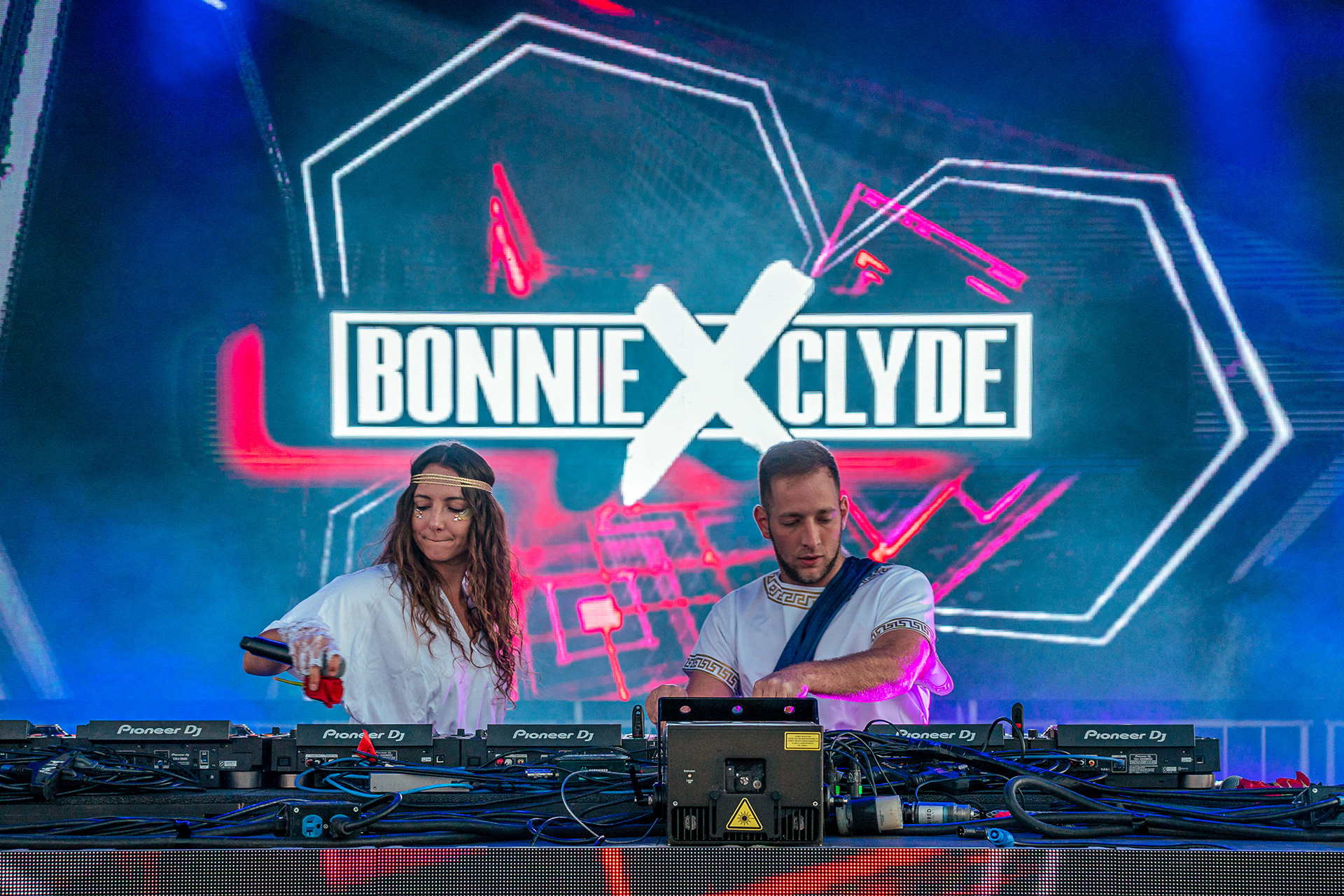 BONNIE X CLYDE - Spooky Moon Festival