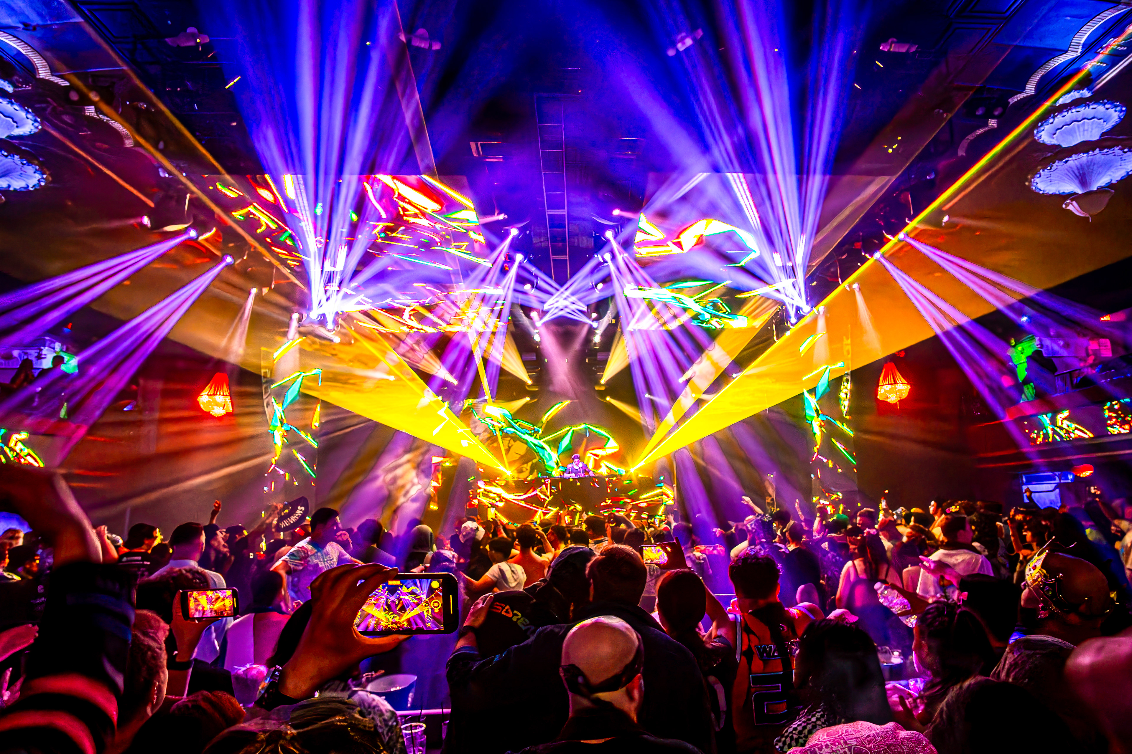 LIQUID STRANGER - The Royale Boston