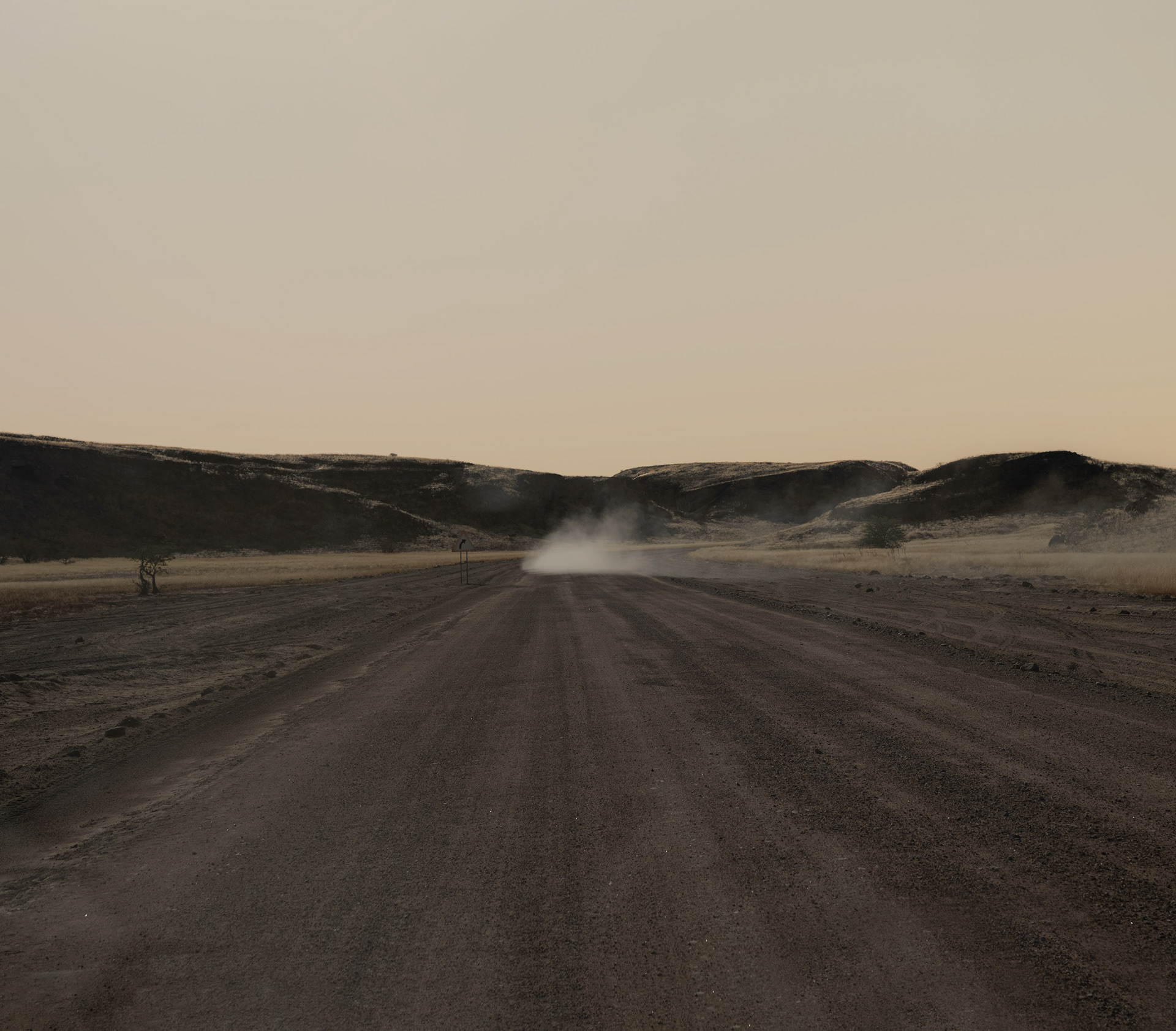 Paysage sensible  10           Format L 0.70 m x  H 0.61 m caisse américaine noire L 0.76 m x  H 0.67 m