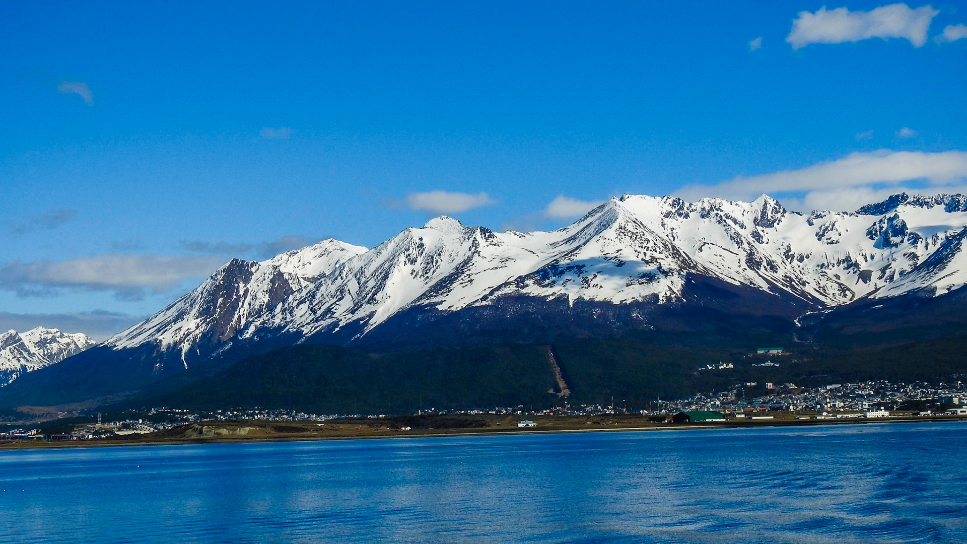 Panorama Ushuaia, 4c thermal feeling, a lot of wind and a wonderful trip
