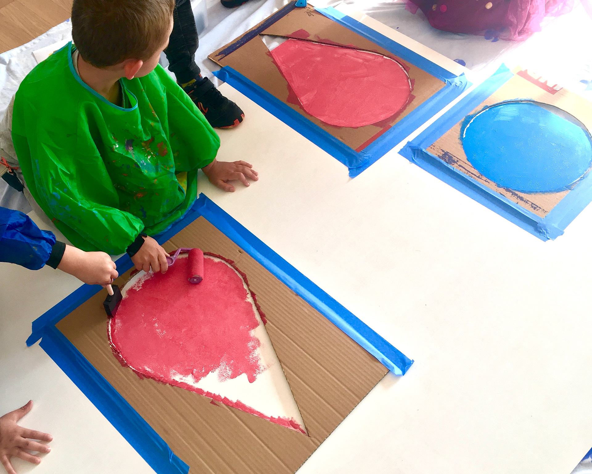 Emmanuelle Houssais illustratrice illustration graphiste graphisme album jeunesse exposition biodiversité atelier worshop pochoir