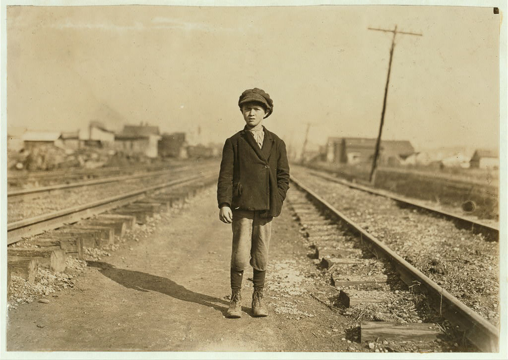 Maple Mills, Dillon, S.C. John Roberts, Been in mill 2 years. Runs 4 and 5 sides. Location: Dillon, South Carolina