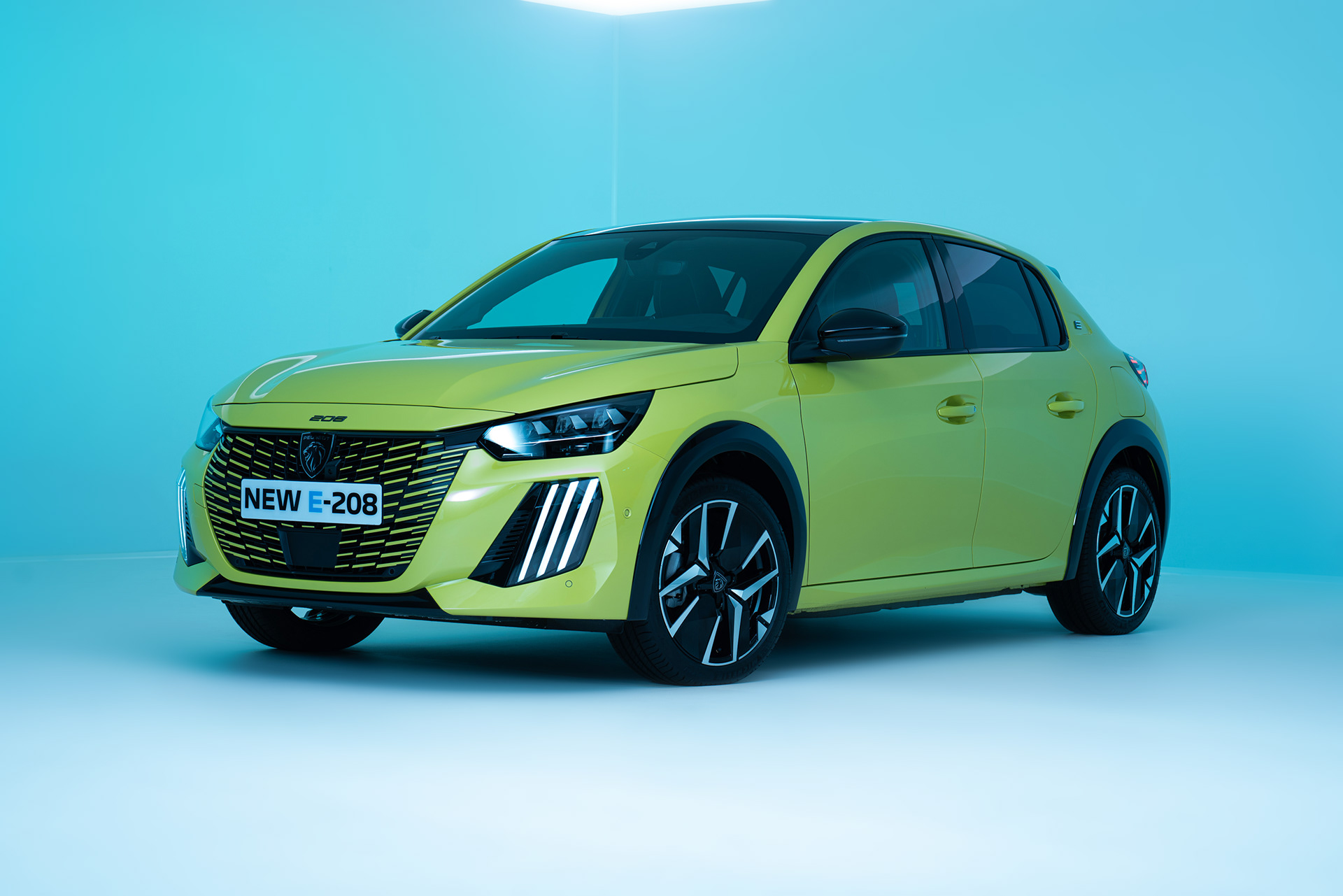 Peugeot E-208
