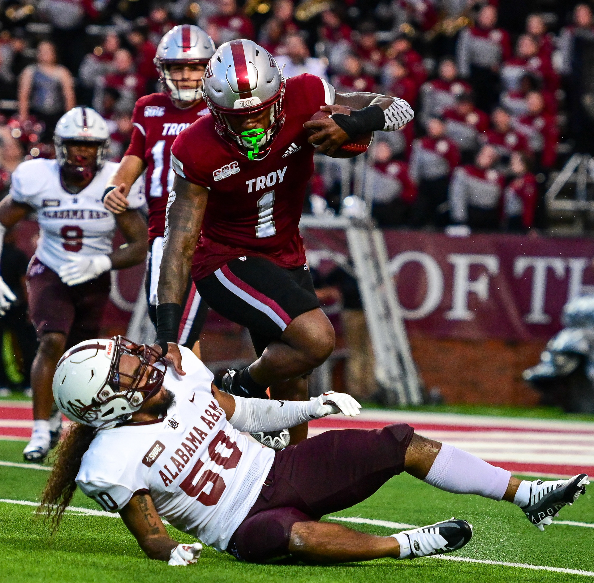 RB Jamontez Woods