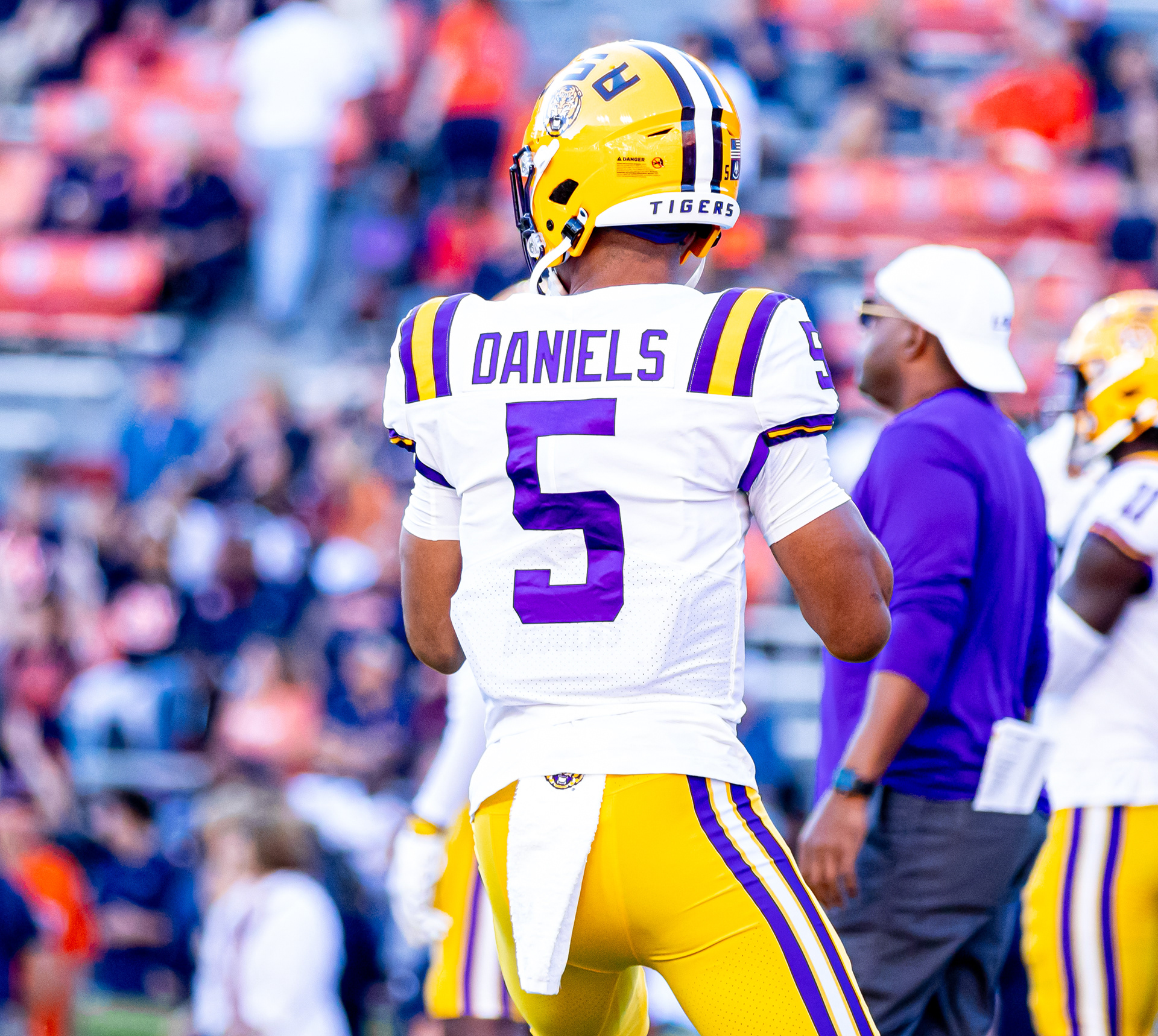 QB Jayden Daniels